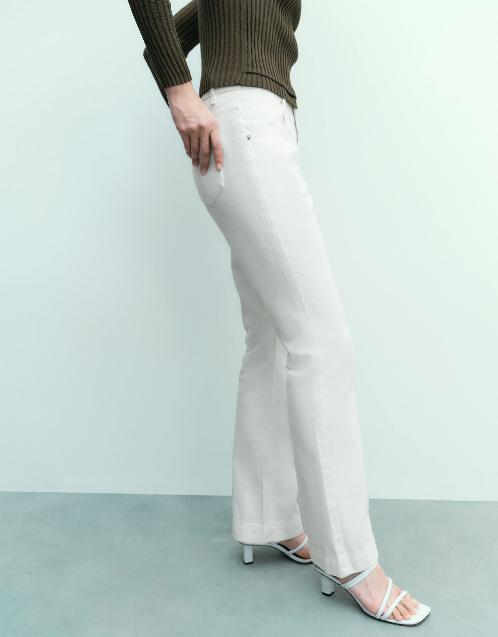 Wide-Leg Jeans