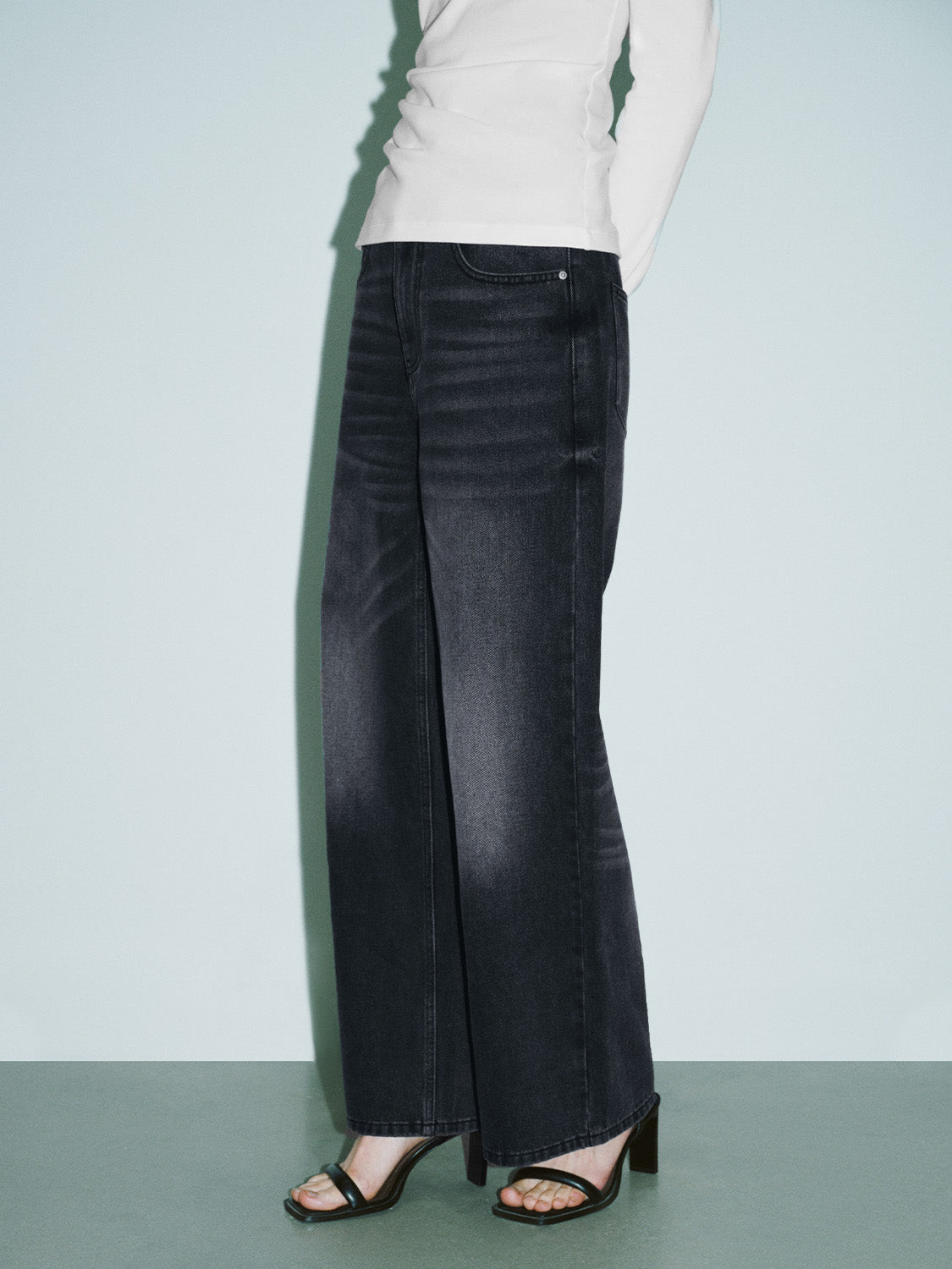 Wide-Leg Jeans