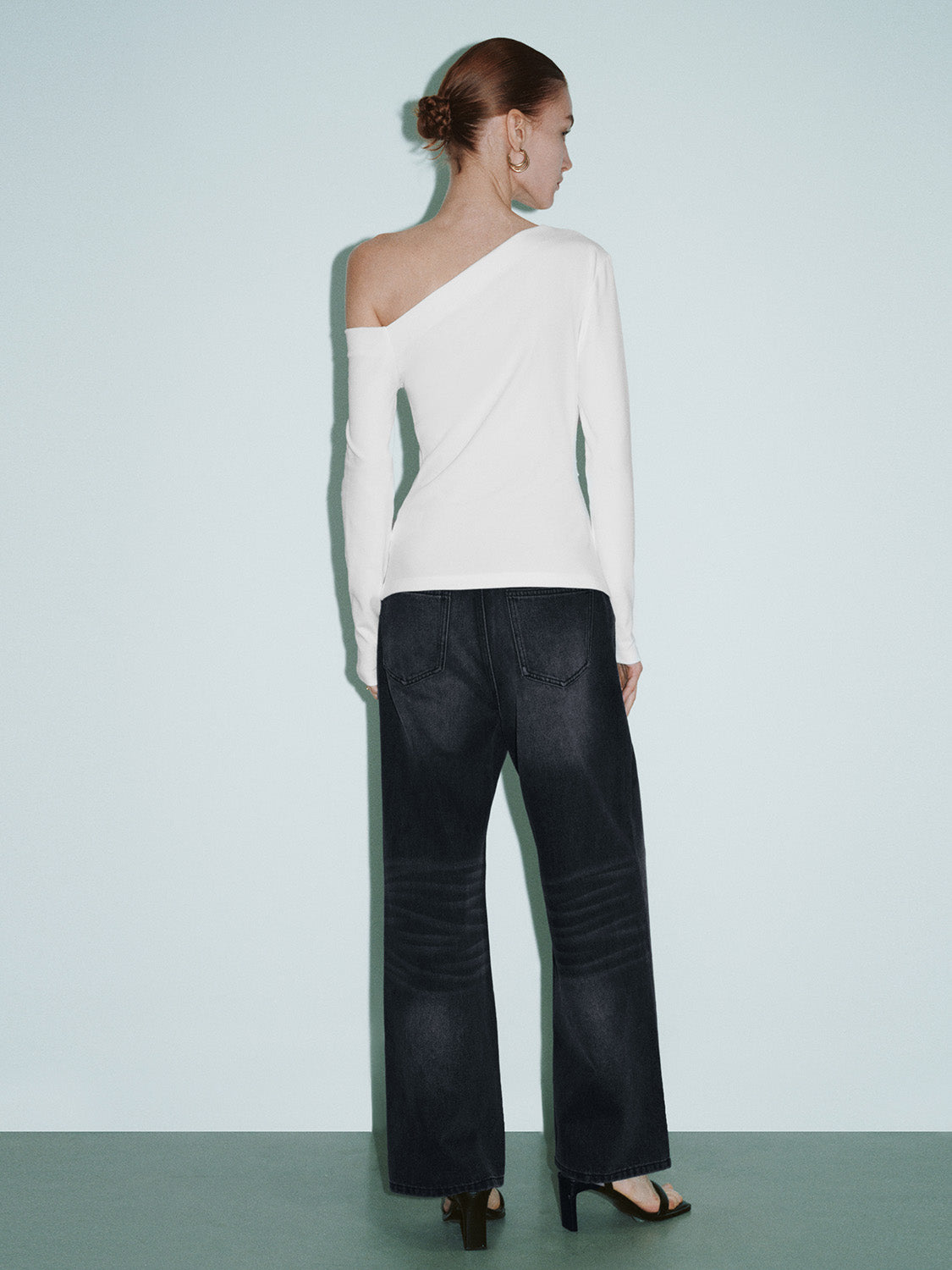 Wide-Leg Jeans