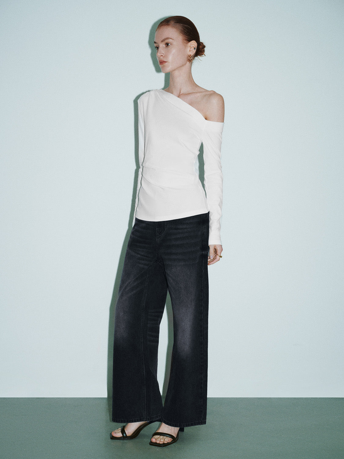 Wide-Leg Jeans