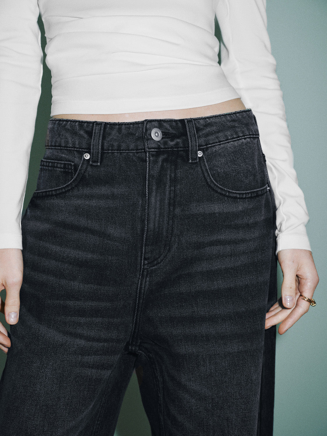 Wide-Leg Jeans