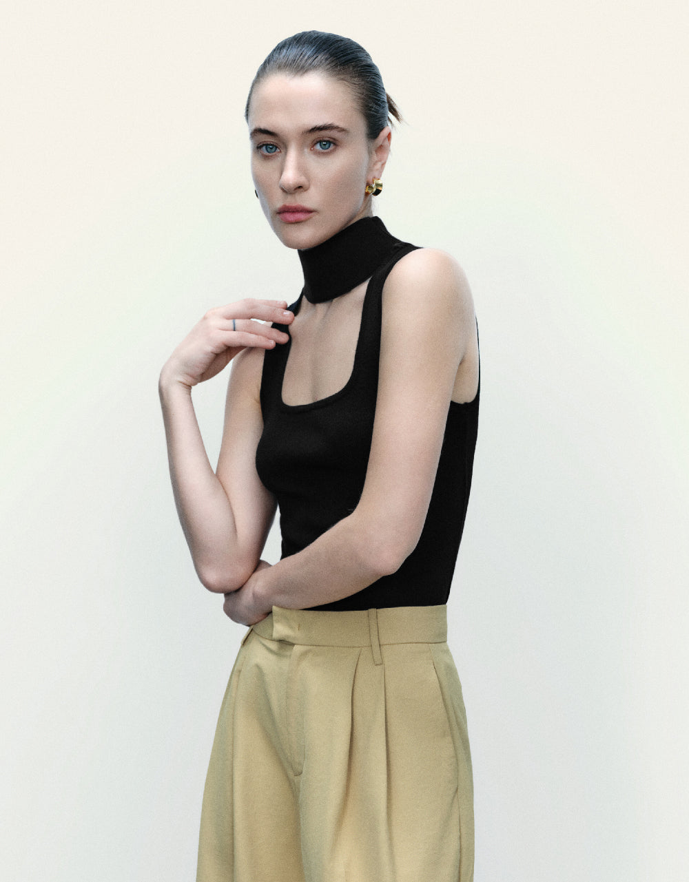 Sleeveless Crew Neck Knitted T-Shirt
