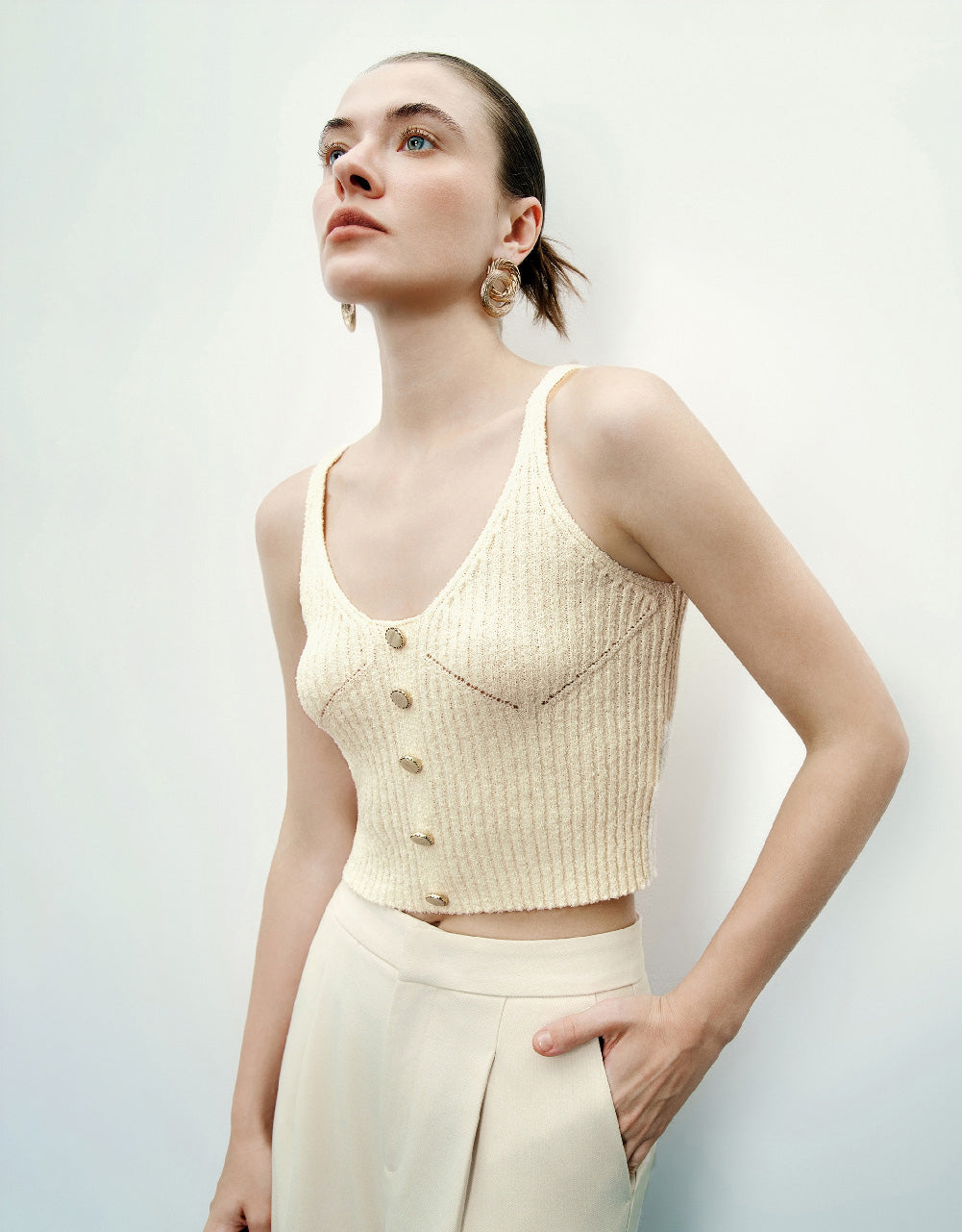 Sleeveless V-Neck Knitted Top