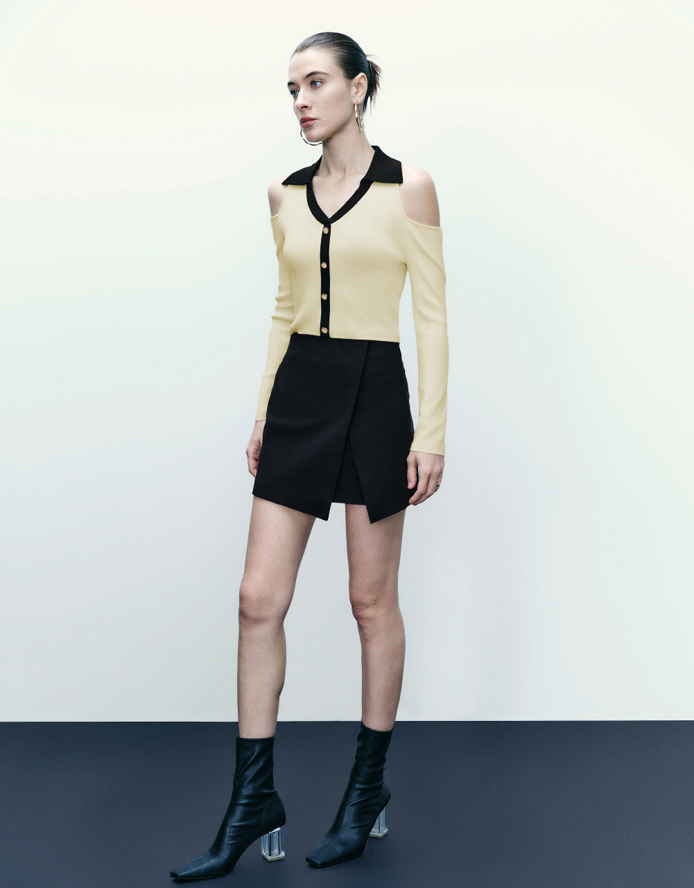Cold Shoulder V-Neck Knitted T-Shirt