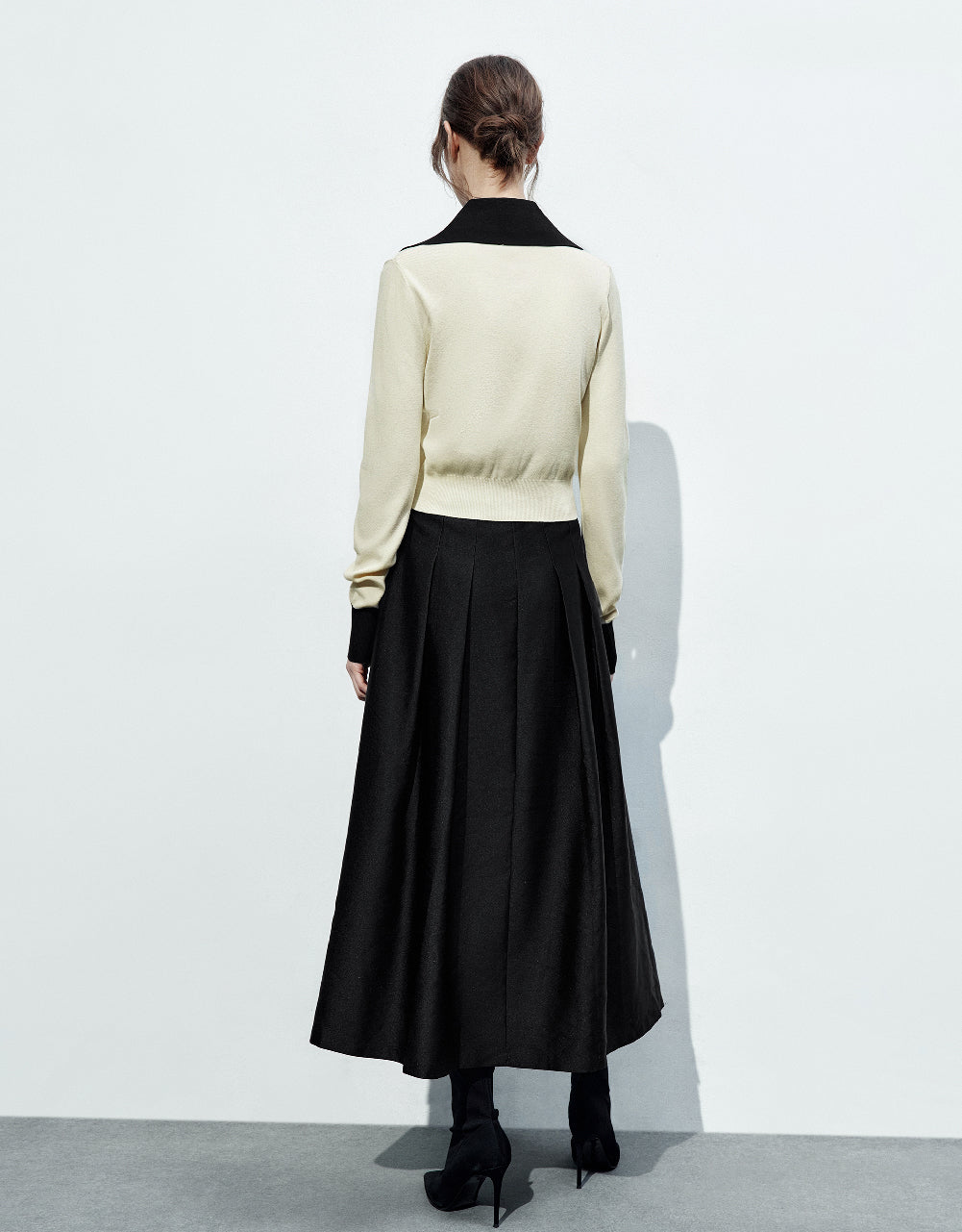 Square Button V-Neck Knitted Cardigan