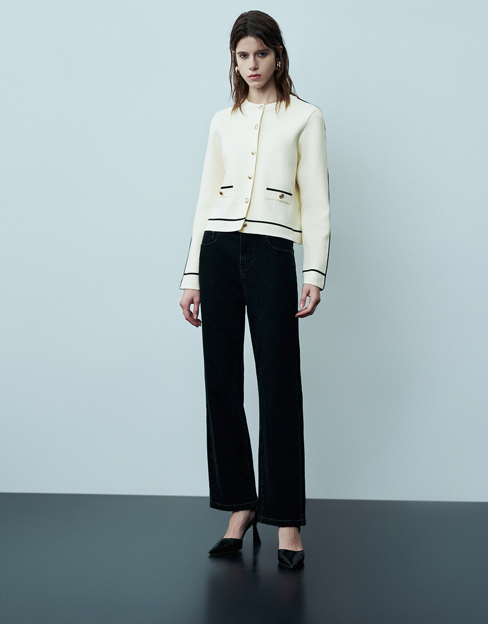 Crew Neck Knitted Cardigan With Fake Pockets