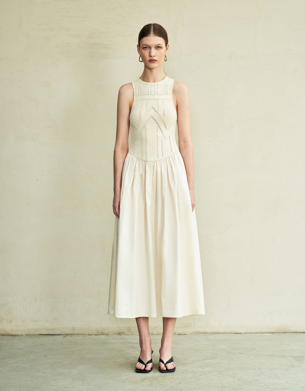 Sleeveless Crew Neck Knitted Dress