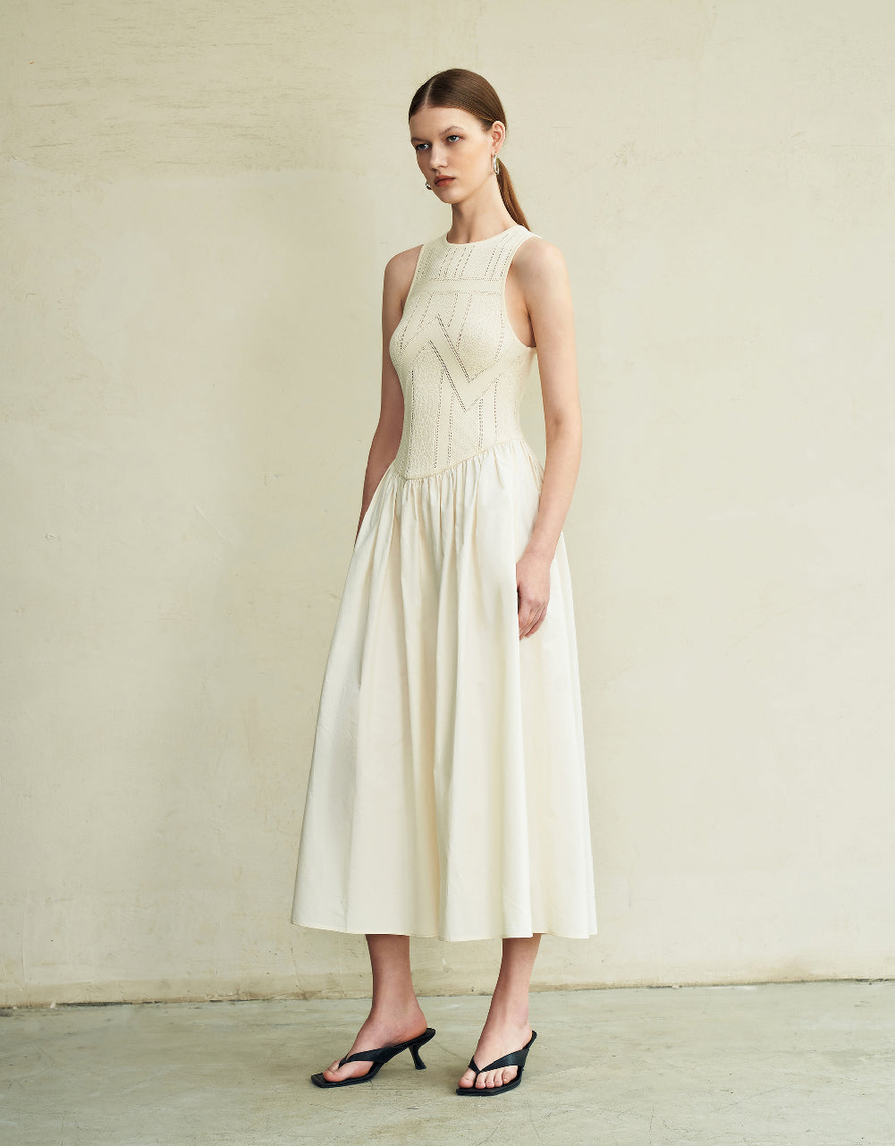 Sleeveless Crew Neck Knitted Dress