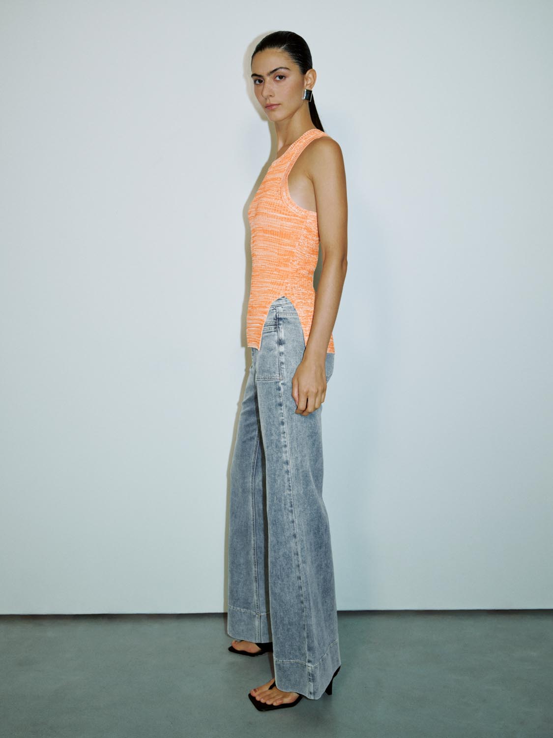 Knitted Sleeveless T-Shirts