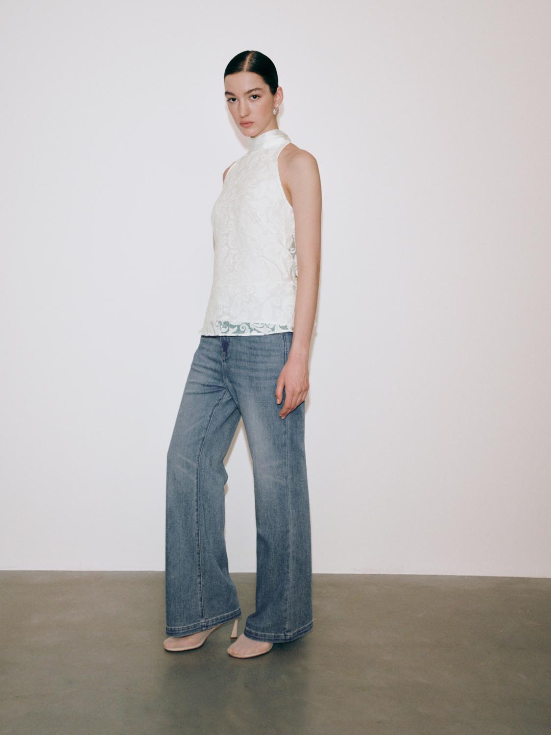 Overhead Sleeveless Laced Shirt