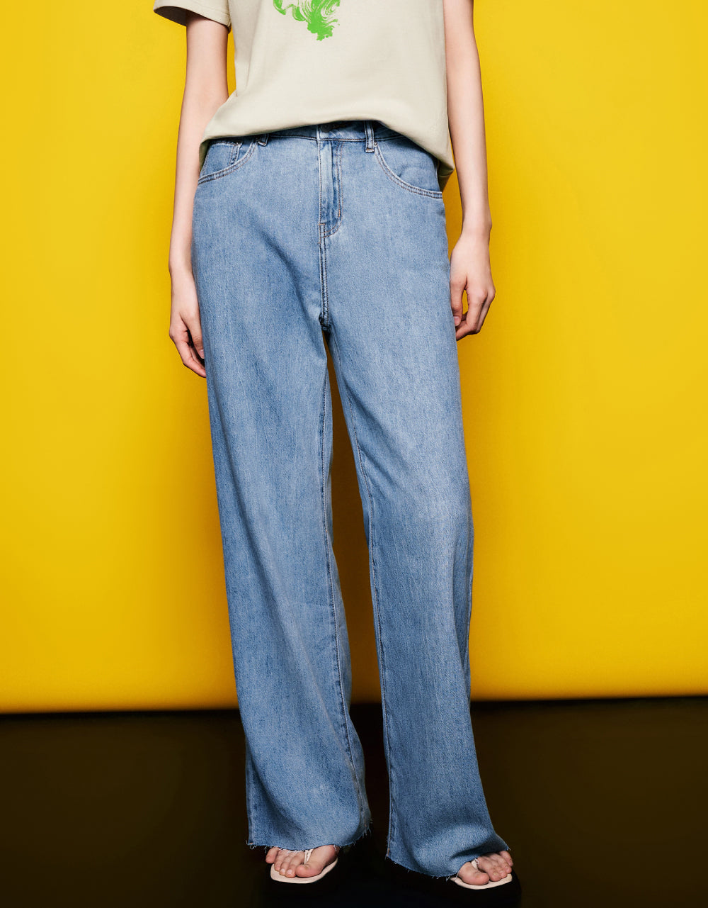 Thin Wide-Leg Jeans