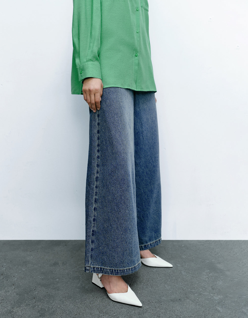 Loose Wide-Leg Jeans