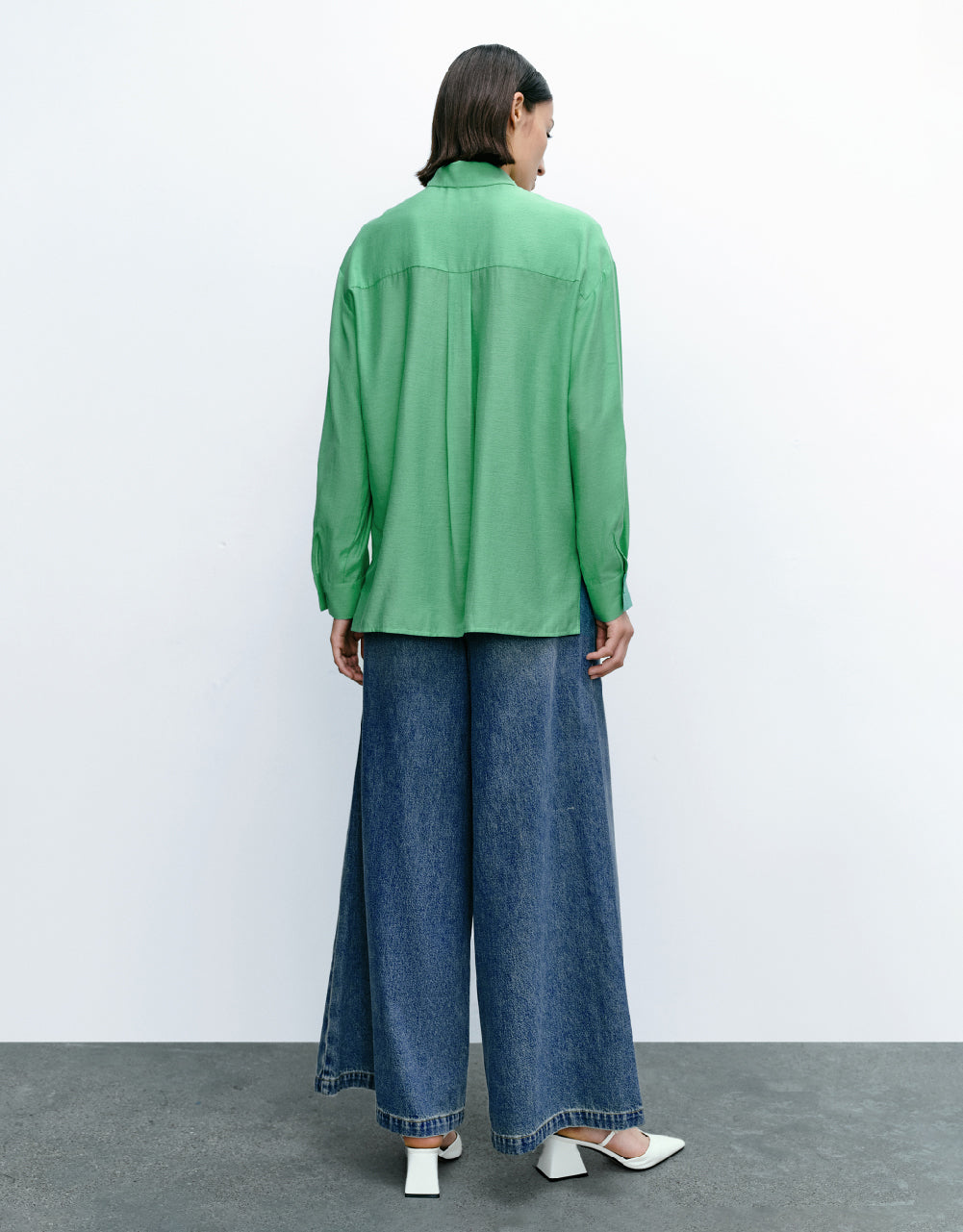 Loose Wide-Leg Jeans