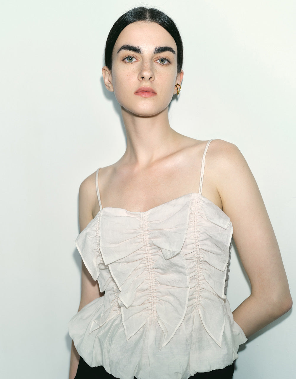 Sleeveless Off-Shoulder Overhead Shirt