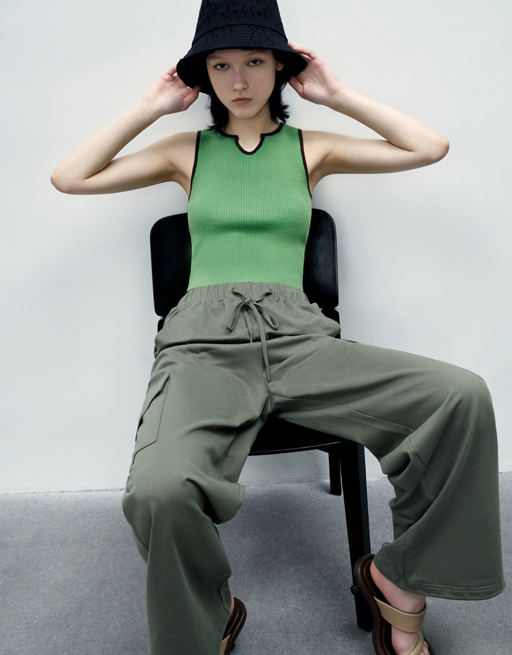 Sleeveless V-Neck Knitted Top