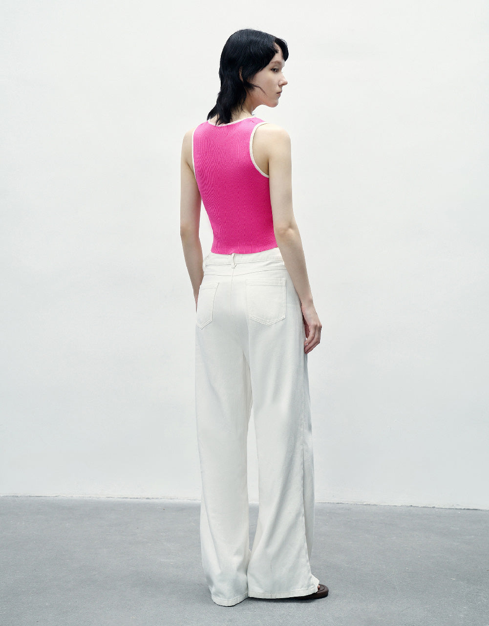 Sleeveless V-Neck Knitted Top