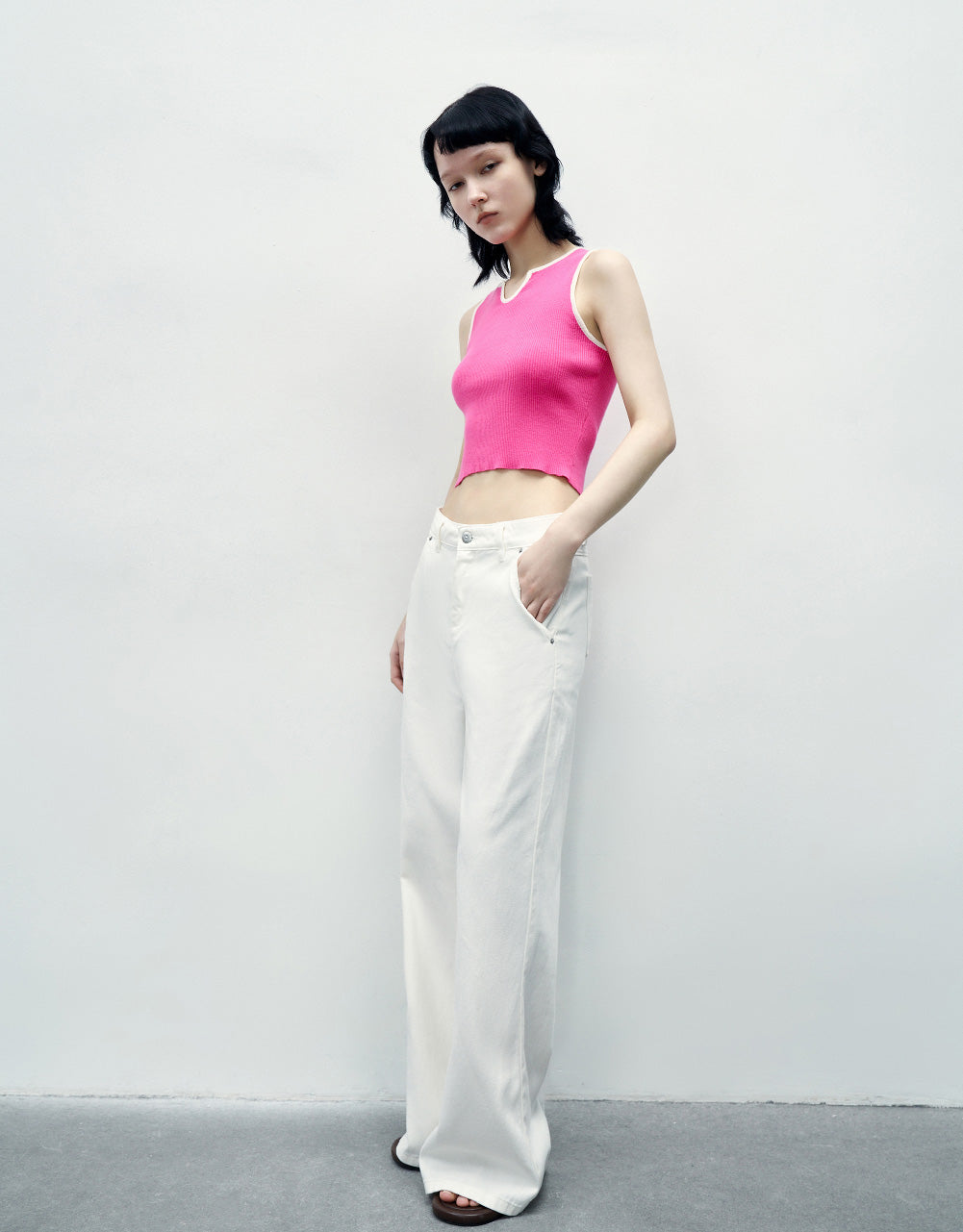 Sleeveless V-Neck Knitted Top