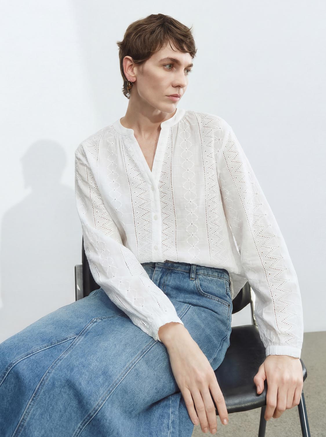 เสื้อคอวี