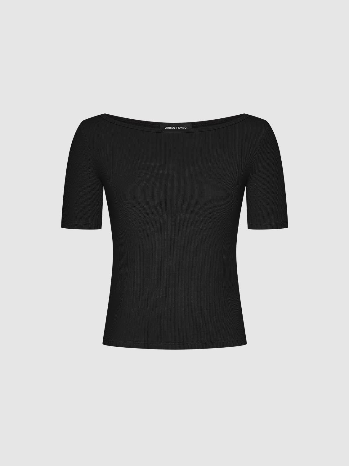 เสื้อยืดเข้ารูปคอเรือ