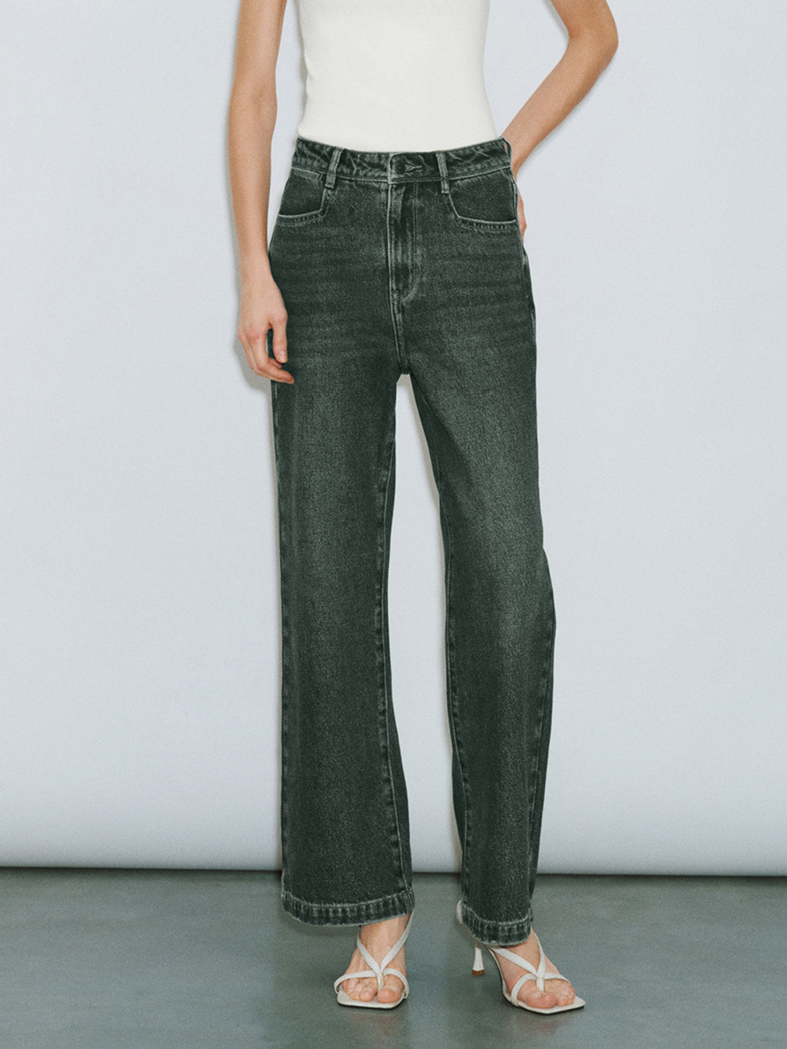 Wide-Leg Jeans