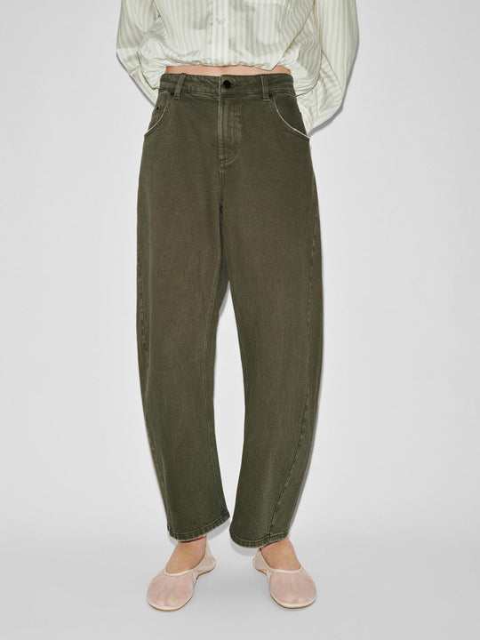Barrel Leg Jeans