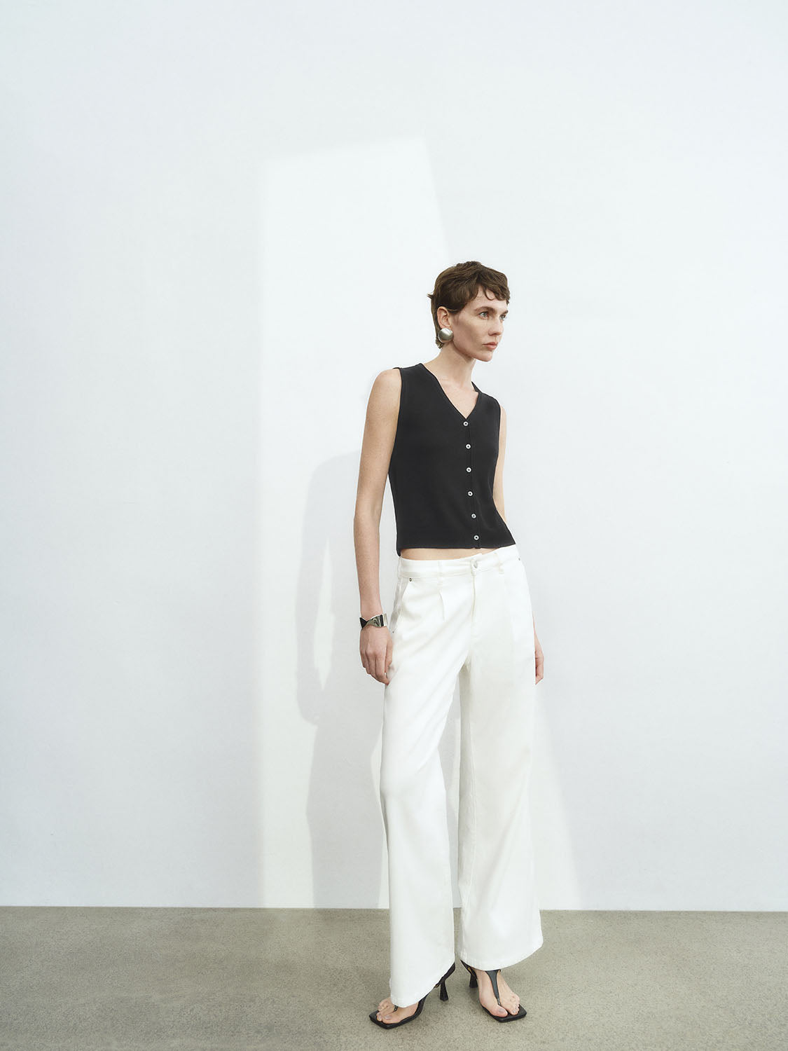 Sleeveless Knitted Cardigans