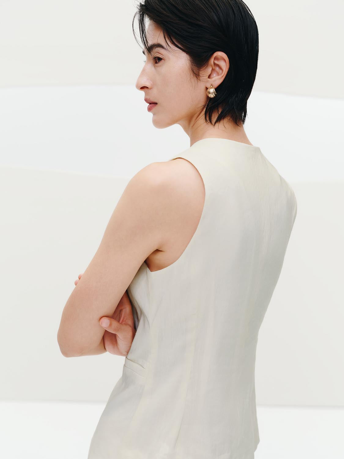 เสื้อกั๊กคอปกกลมผสมลินินติดกระดุม
