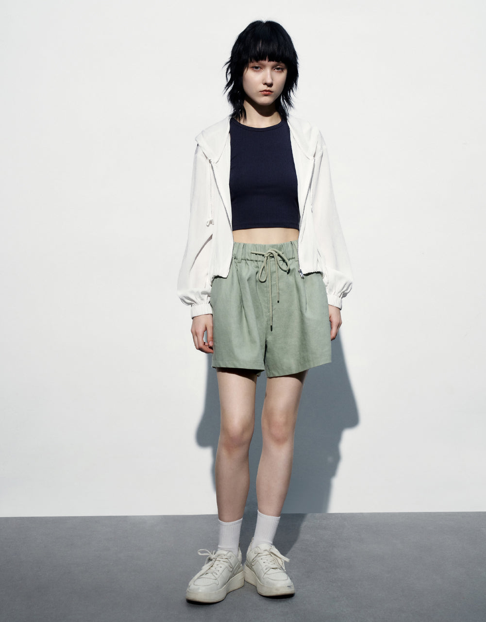 Drawstring Waist Regular Shorts