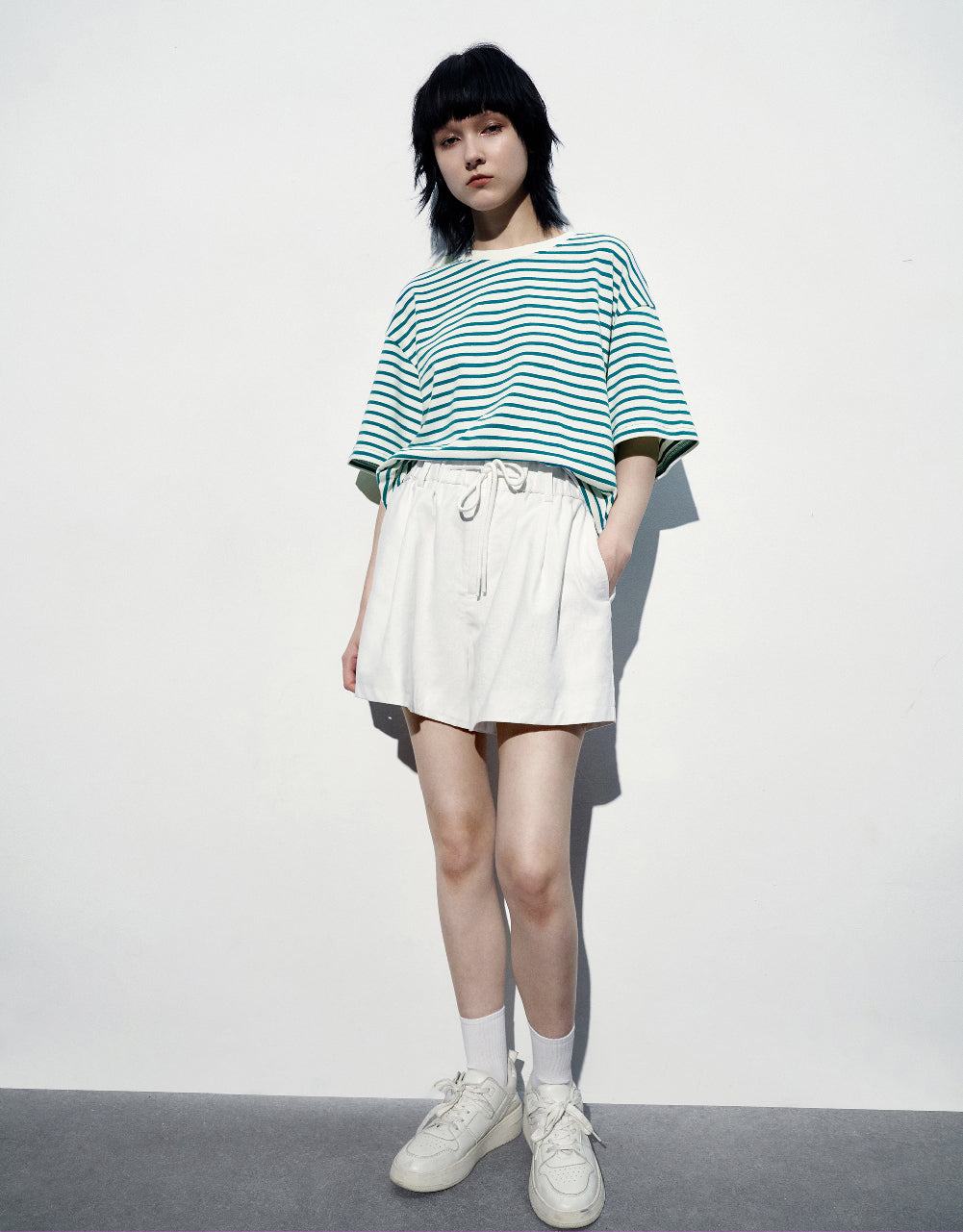 Drawstring Waist Regular Shorts