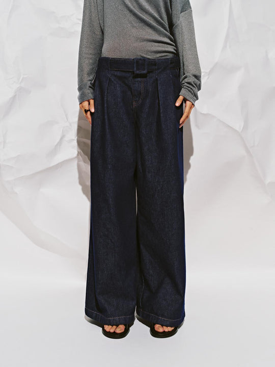 Pleated Wide Leg Jeans