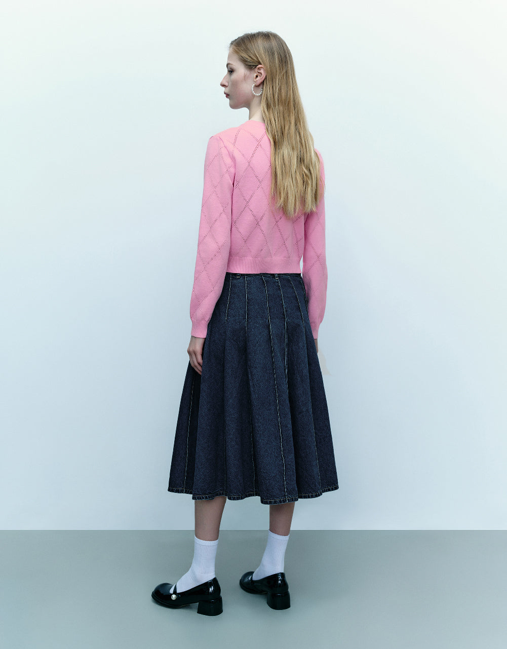 Embossed Crew Neck Knitted Cardigan