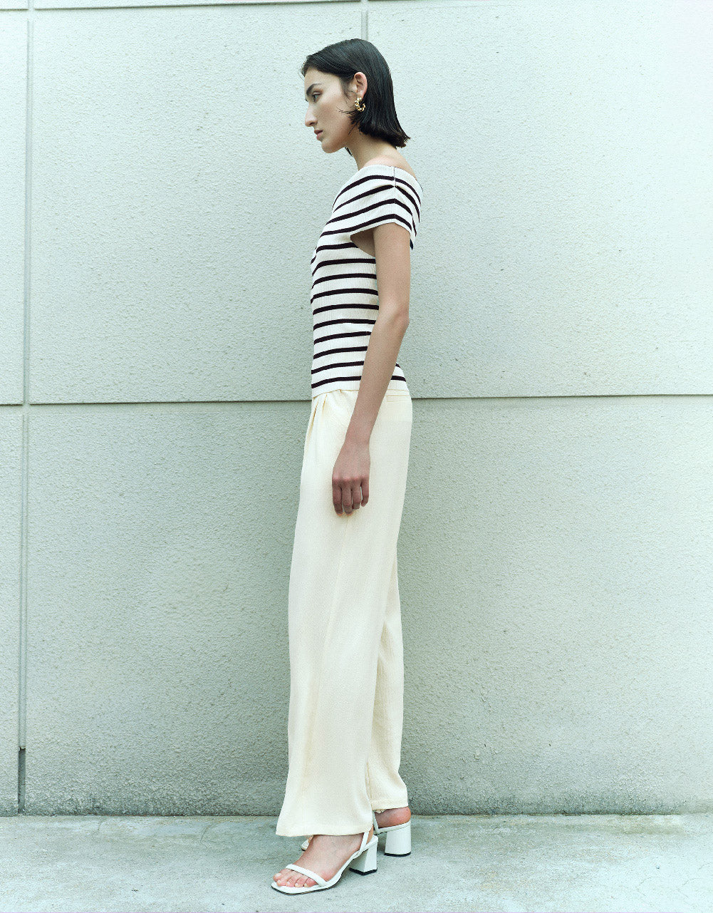 Striped Sleeveless Knitted Top