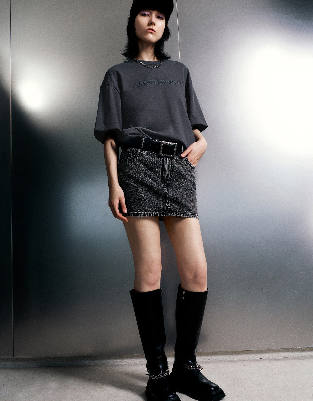 Abstract Embossed Crew Neck Loose T-Shirt