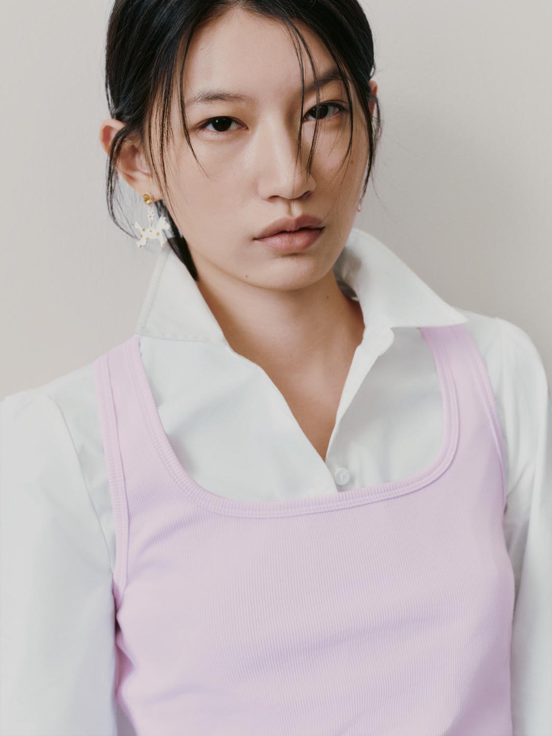 เสื้อกล้ามเข้ารูปคอเหลี่ยม