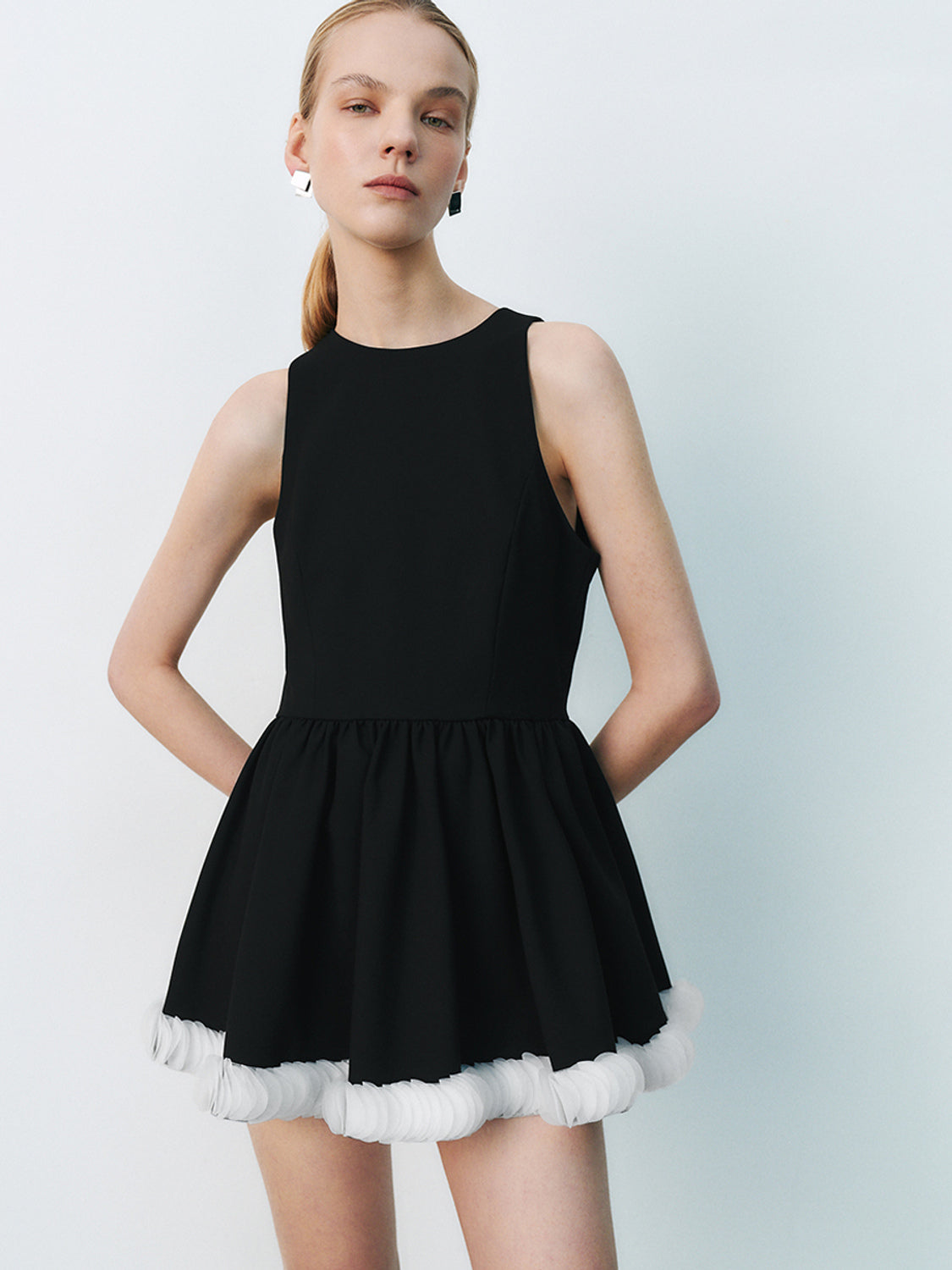 Sleeveless Mesh Hem Dresses
