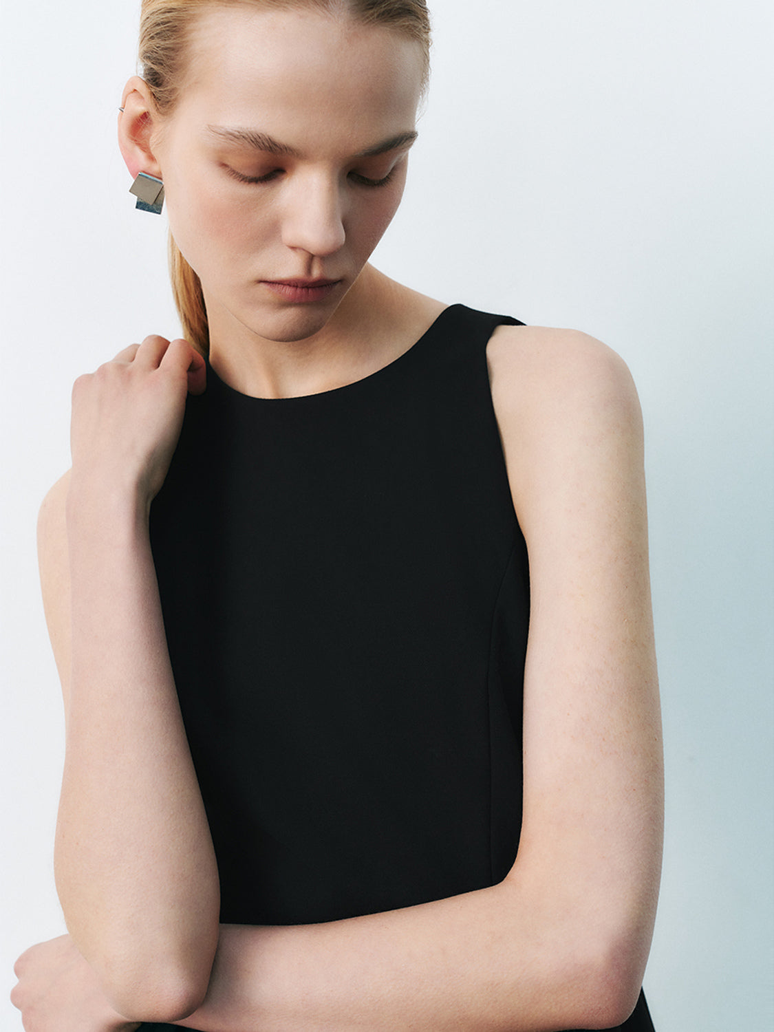 Sleeveless Mesh Hem Dresses