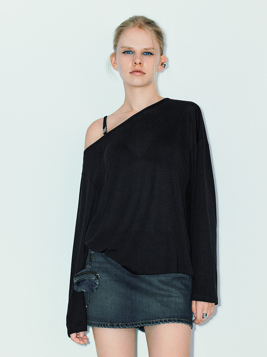 One Shoulder Loose T-Shirt