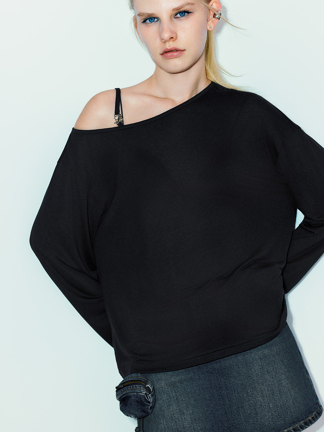 One Shoulder Loose T-Shirt