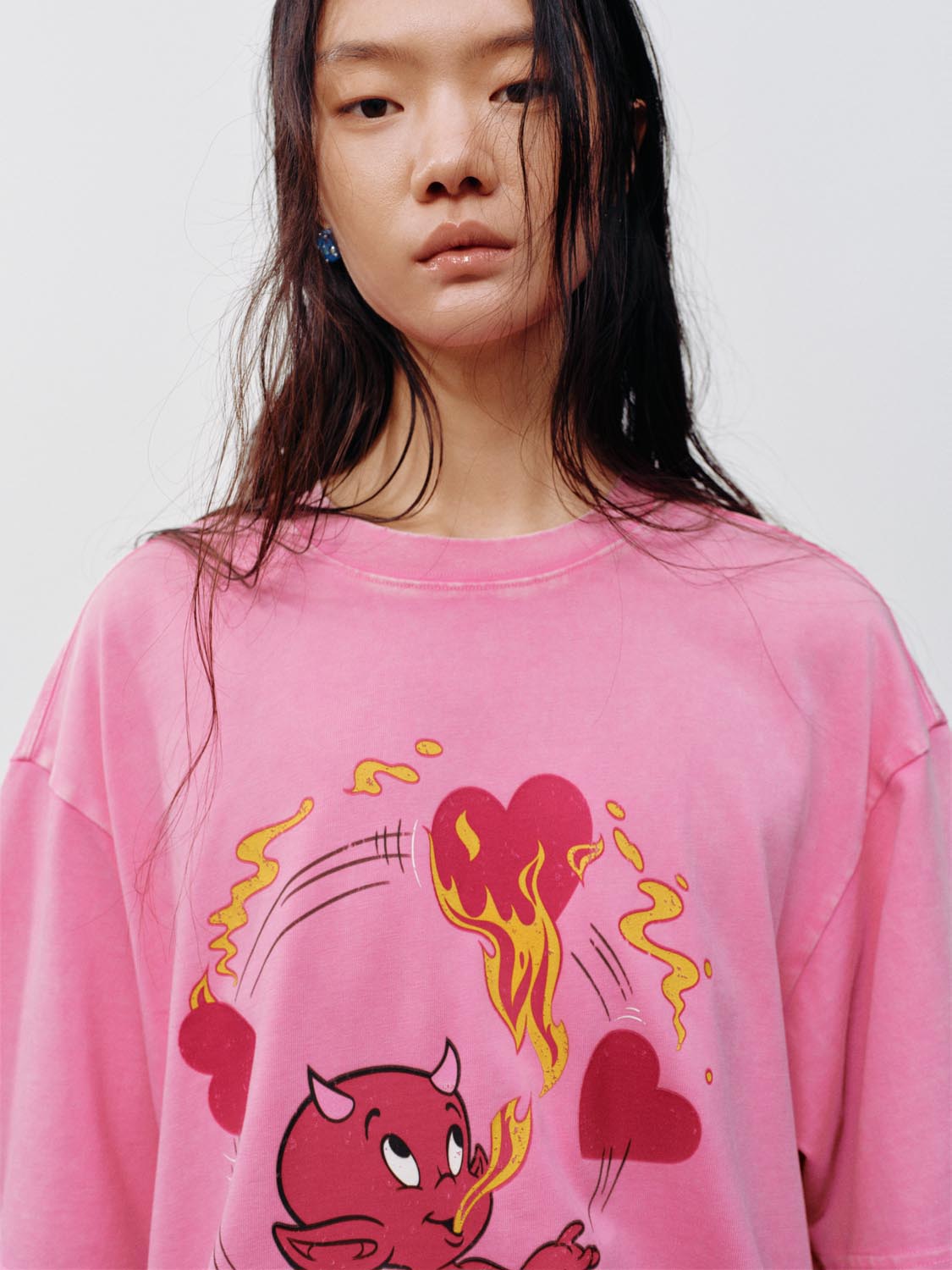 เสื้อยืดคอกลมพิมพ์ลาย