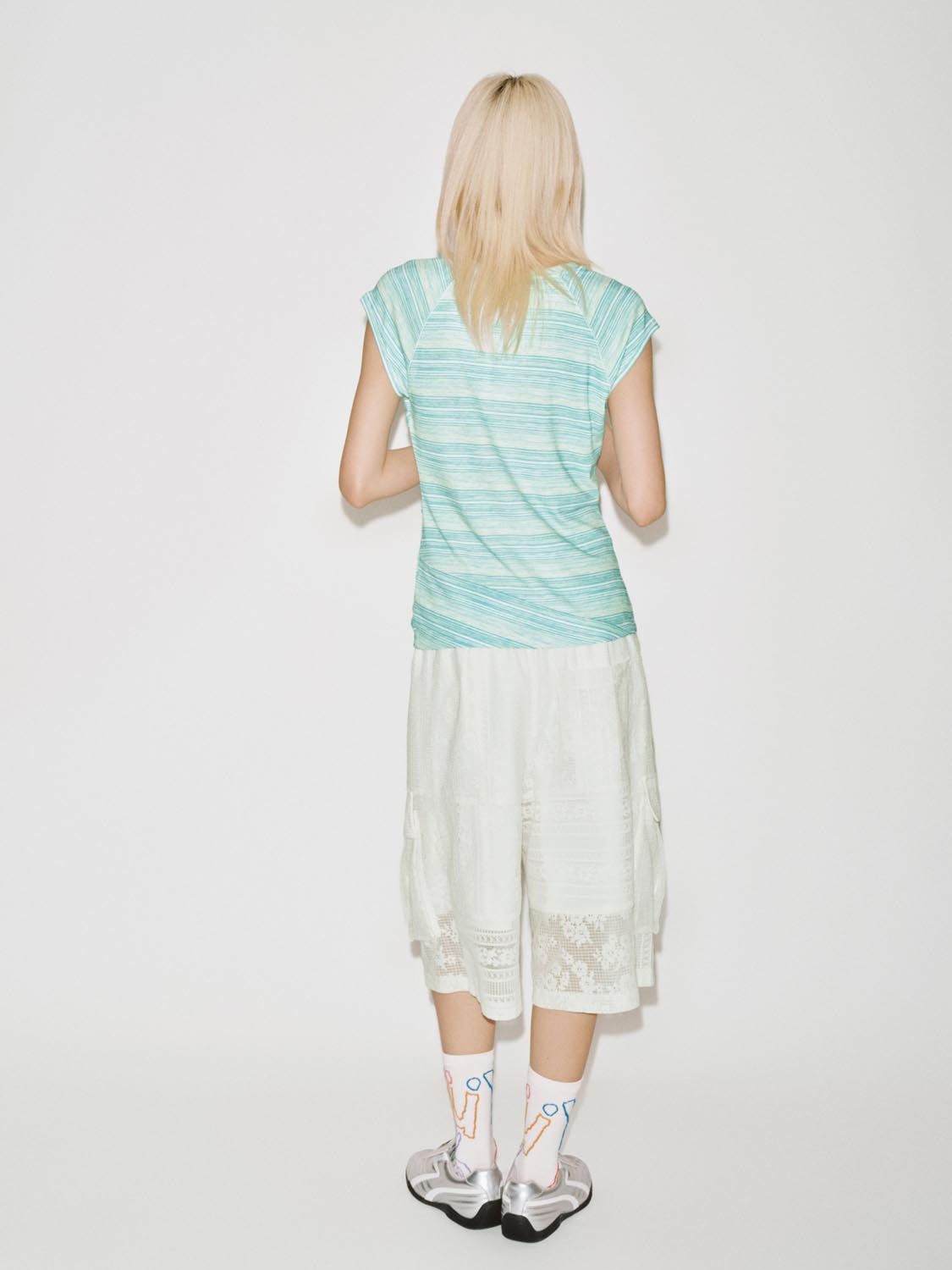 เสื้อยืดแขนสั้นลายทางสลิมฟิต