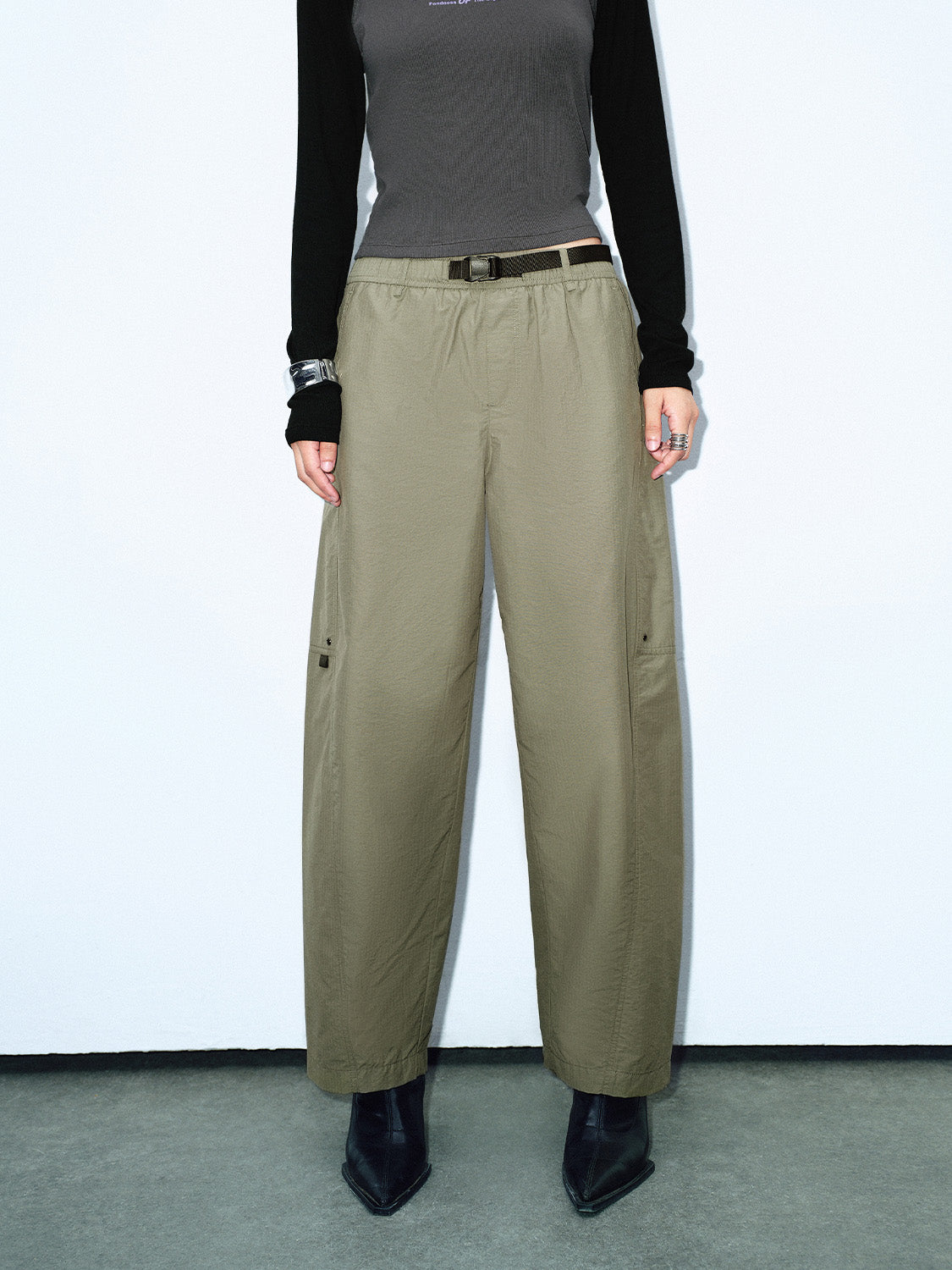Loose Carrot Fit Pants