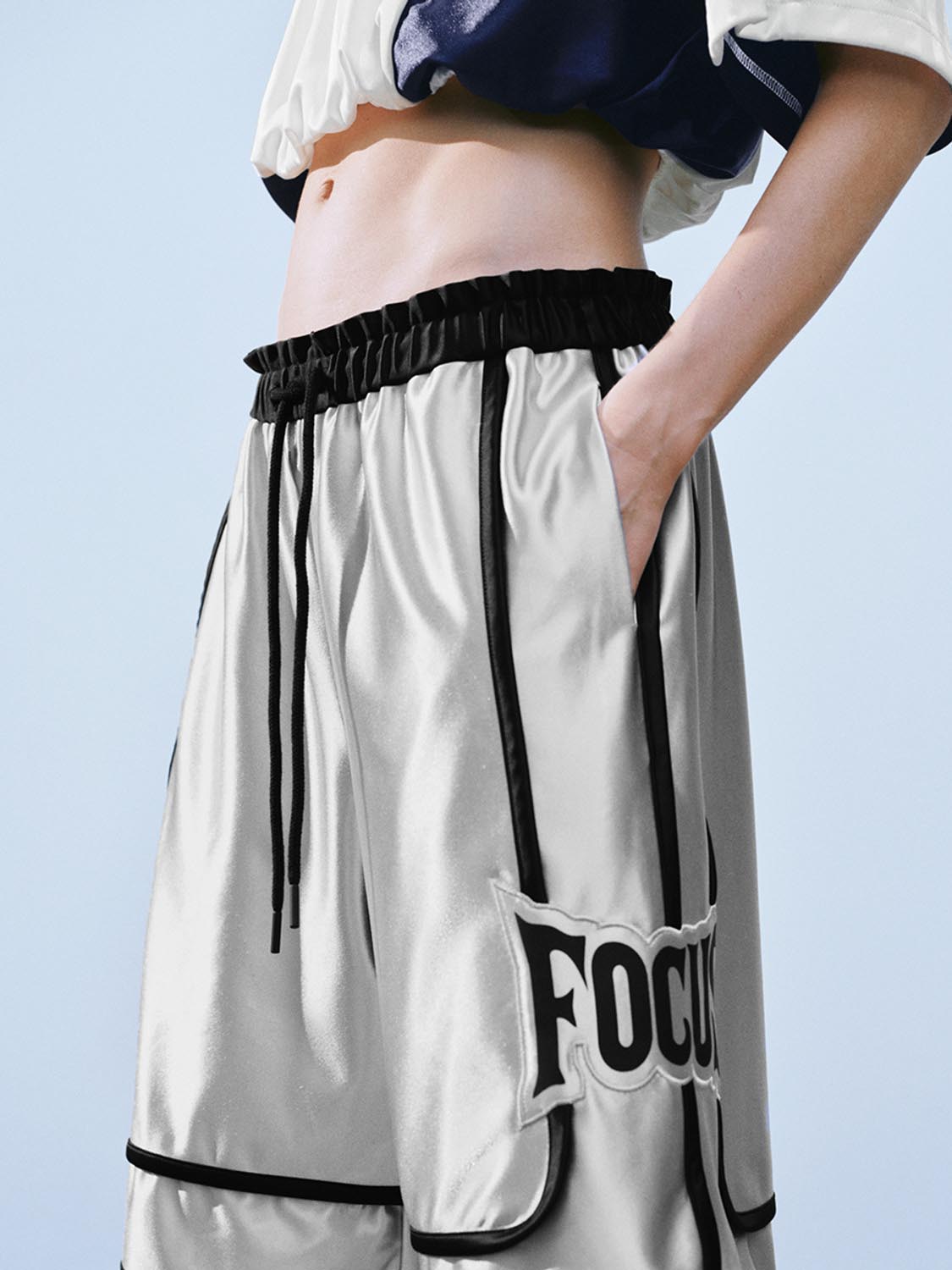Knee Length Wide-Leg Pants