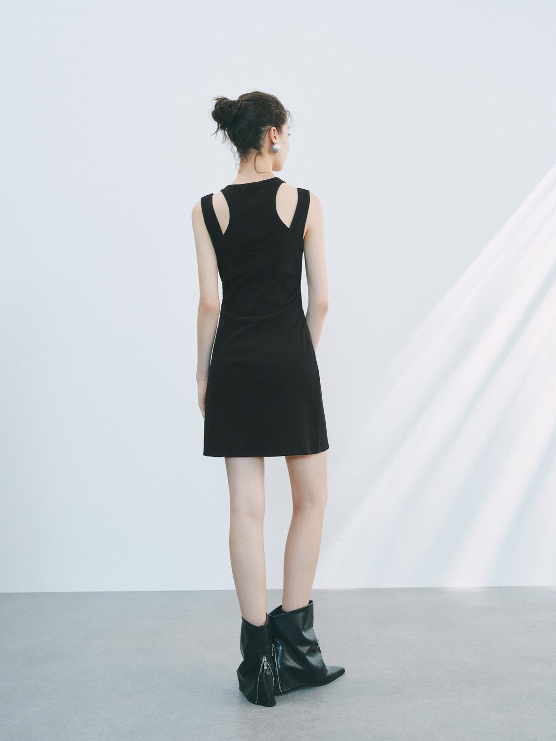 Sleeveless Skinny-Fit Dresses