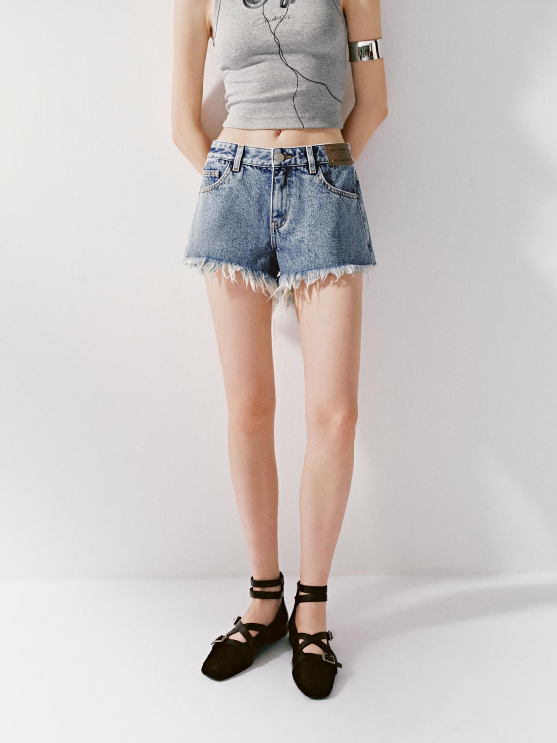 Raw Hem Label Denim Shorts