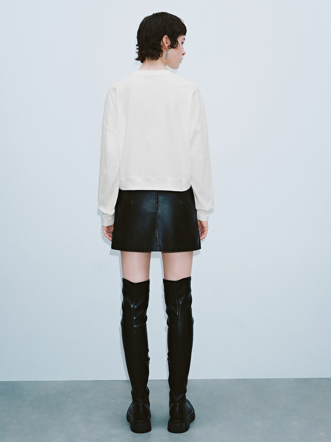 Embossed Crew Neck Loose Sweatshirt