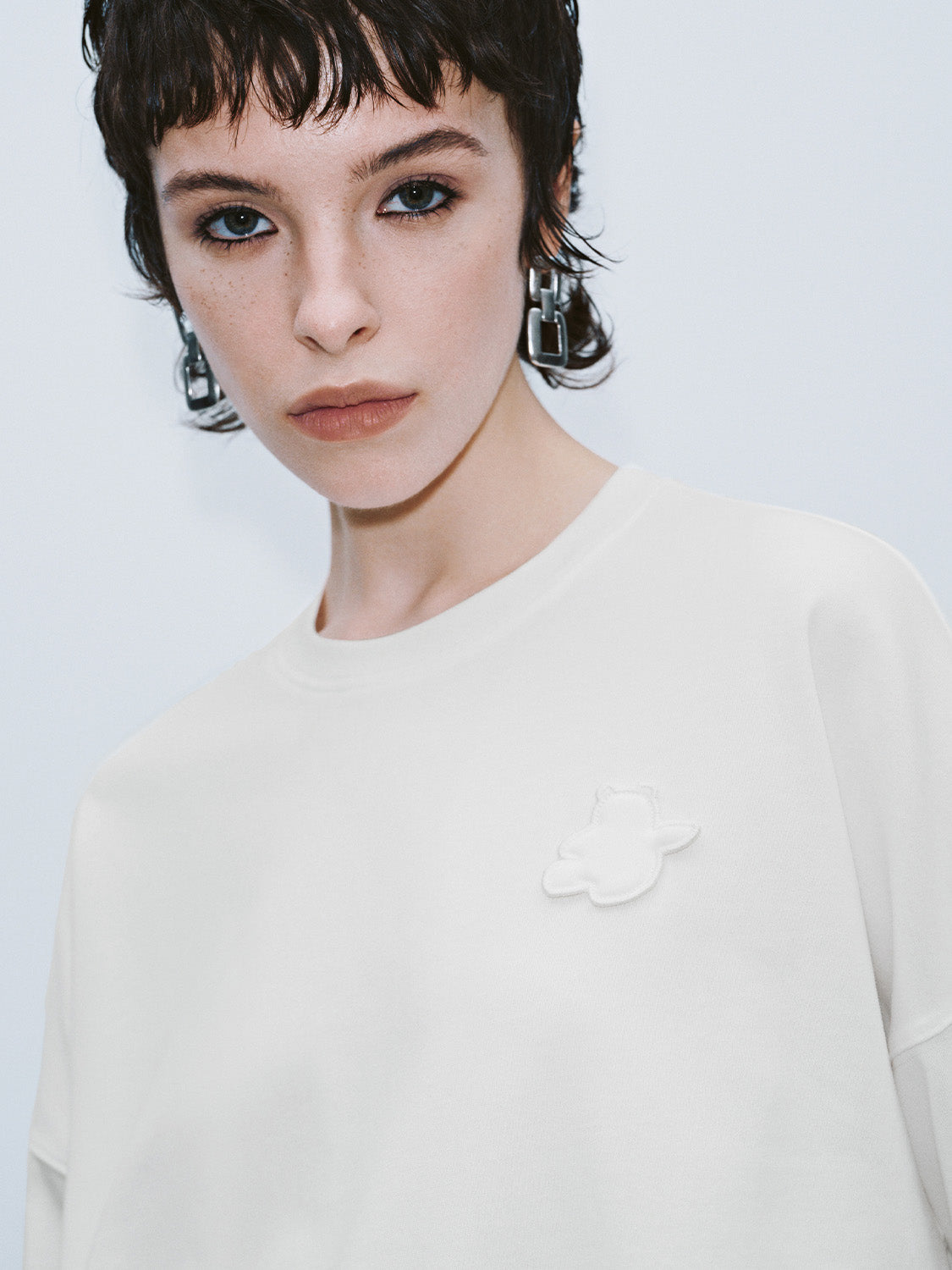 Embossed Crew Neck Loose Sweatshirt