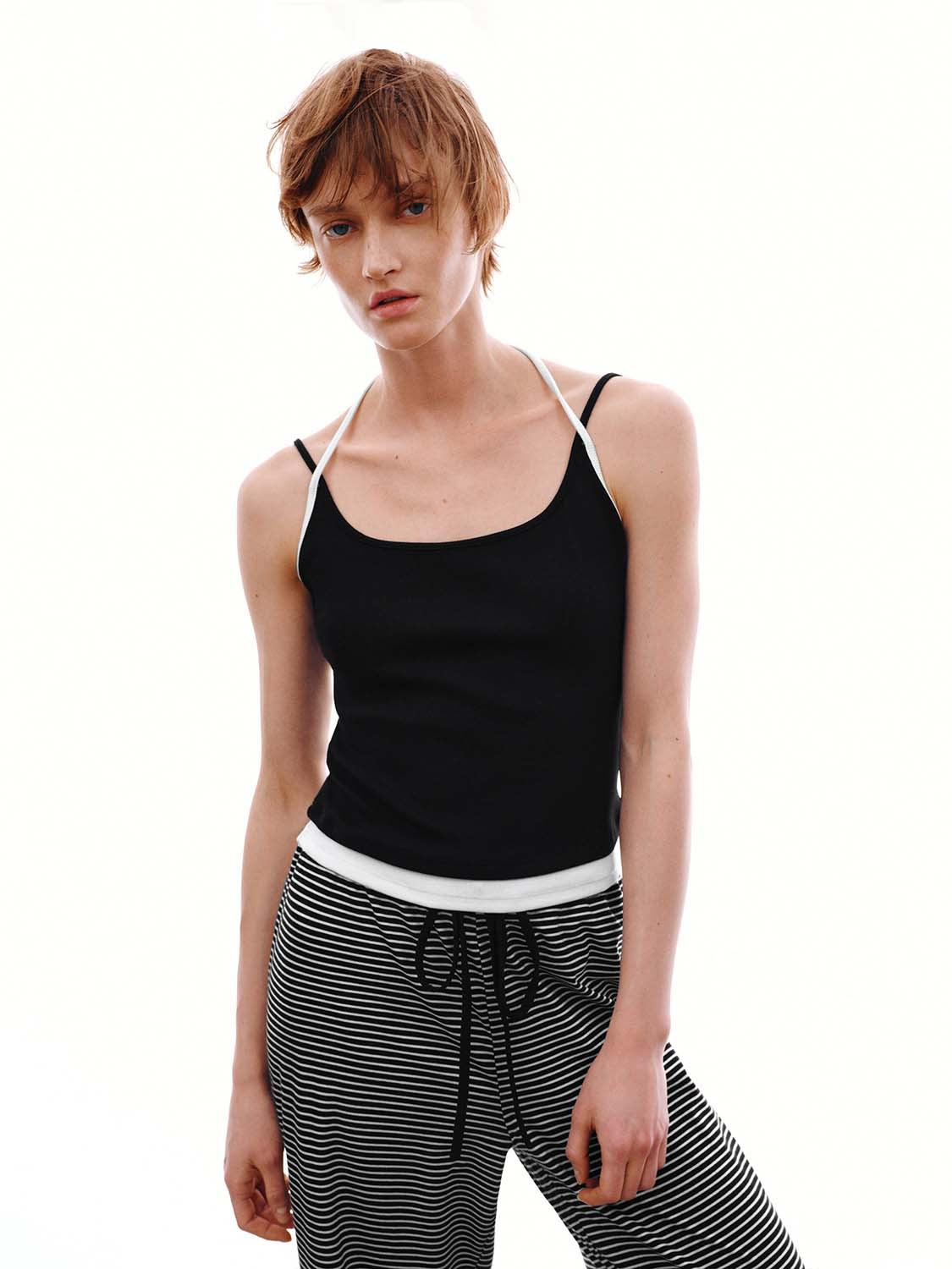 เสื้อกล้ามสายเดี่ยวผูกลายตัดกัน 2-in-1