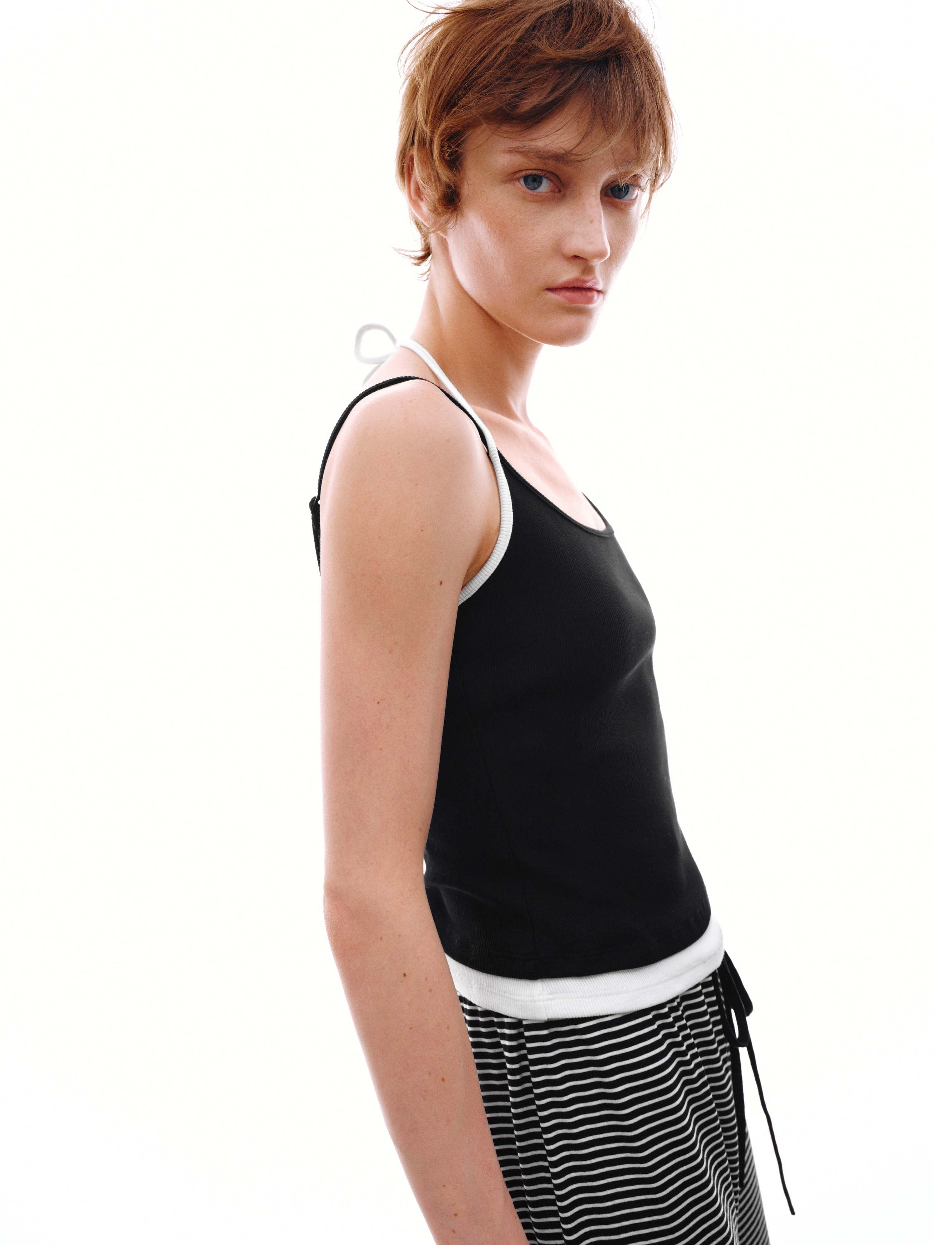 เสื้อกล้ามสายเดี่ยวผูกลายตัดกัน 2-in-1