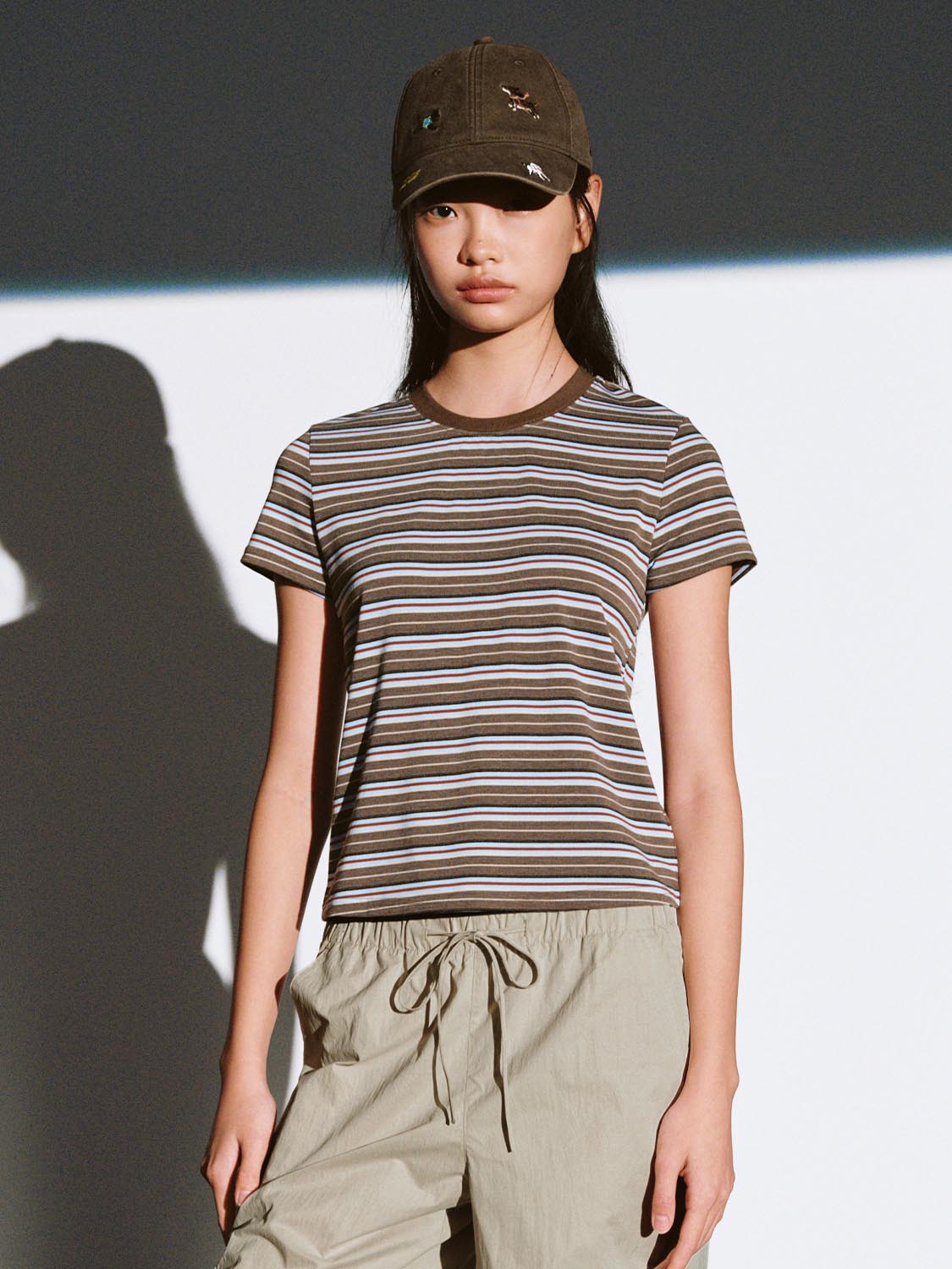 เสื้อยืดลายขวาง คอกลม