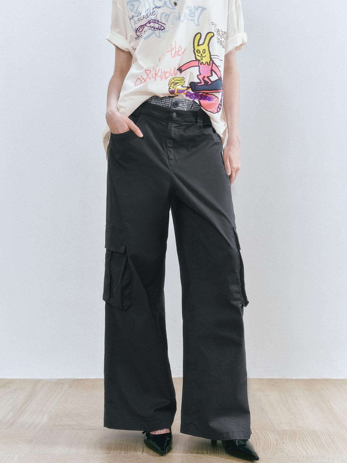 Wide-Leg Cargo Pants